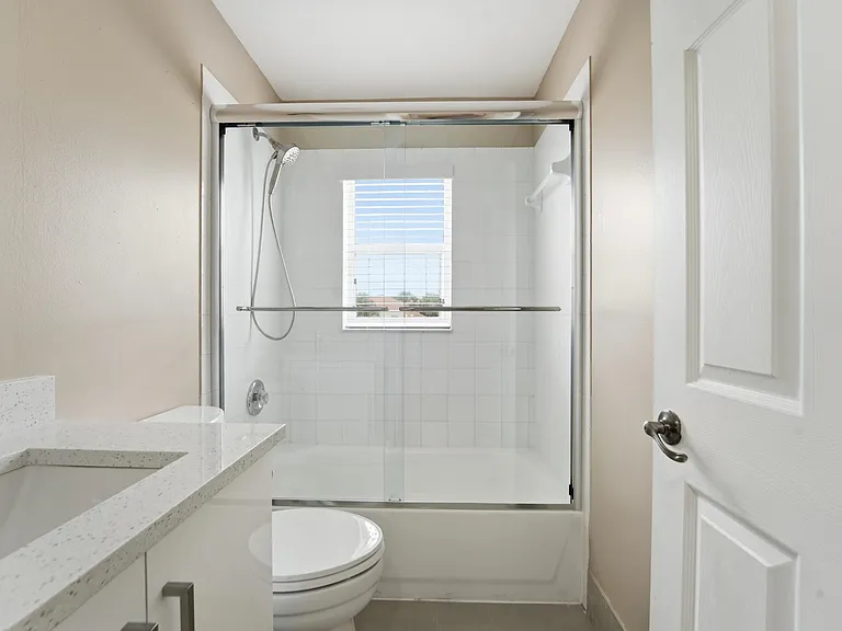 1780 Pierside Cir — Photo 12