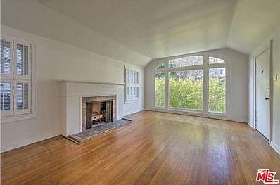 3rd image of 1424 N Beverly Dr