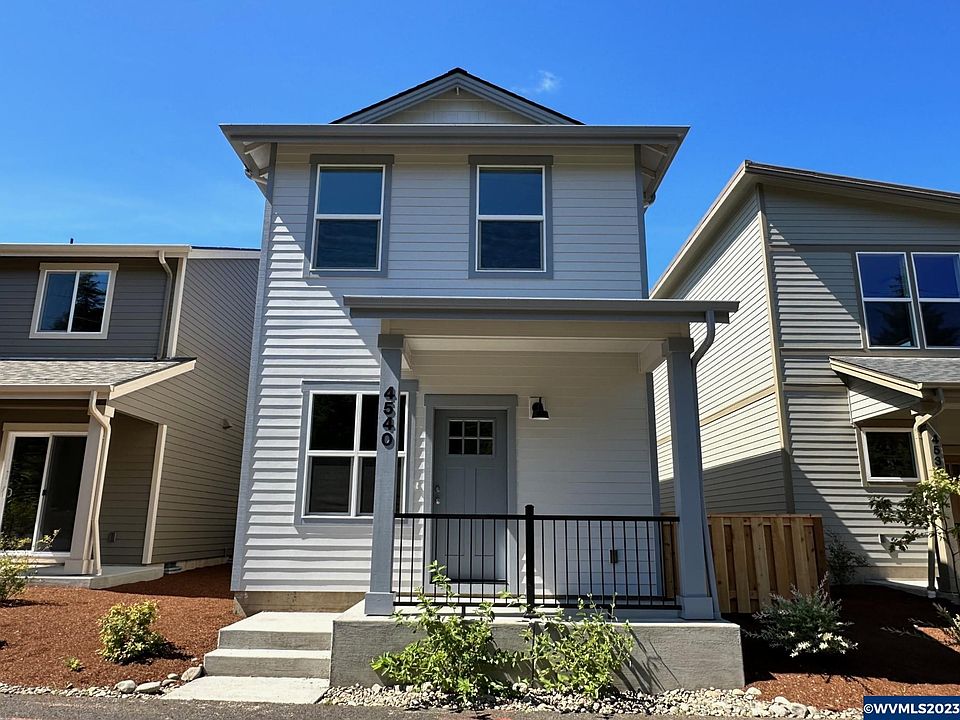 1st image of 4540 SE Harborton St