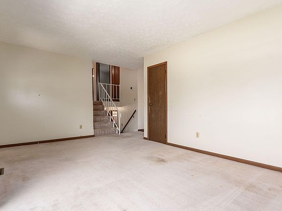 5th image of 760 Mimosa Pl