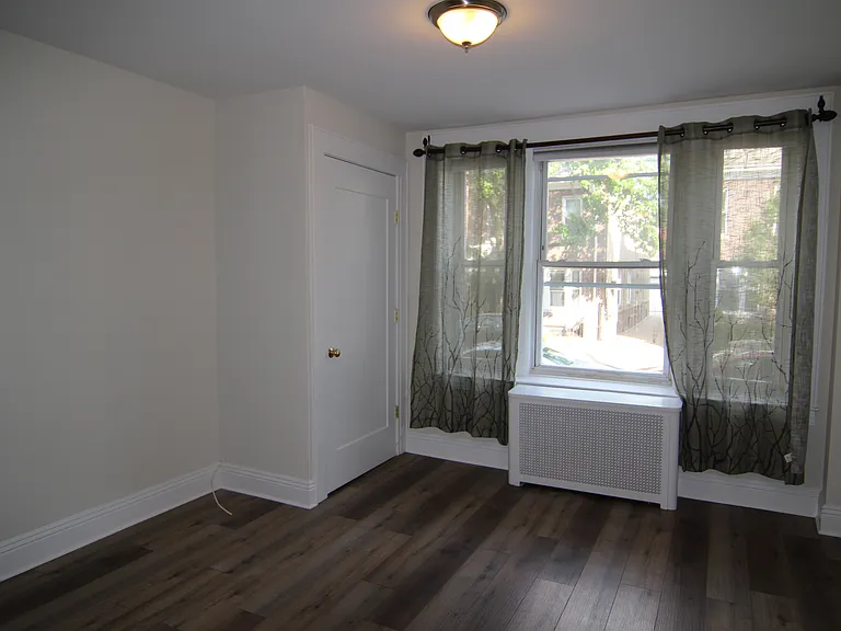 28-28 47th St #1R — Photo 2