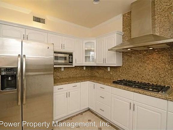 4th image of 1253 Granville Ave APT 4