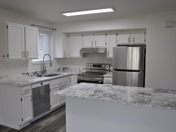 Kitchen / Living Room
