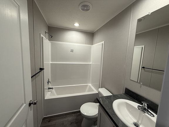 4th image of 635 W Elm Ave #163
