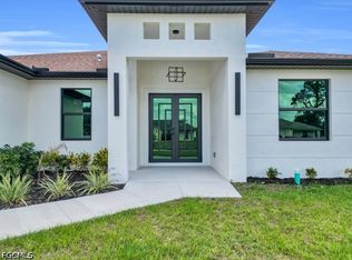 3003 52nd St W, Lehigh Acres, FL 33971