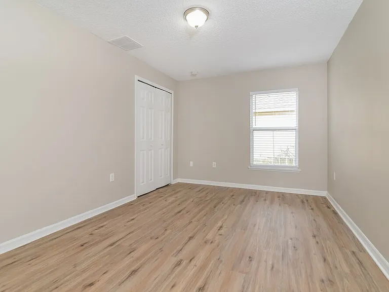 903 Bonneville Ln — Photo 12