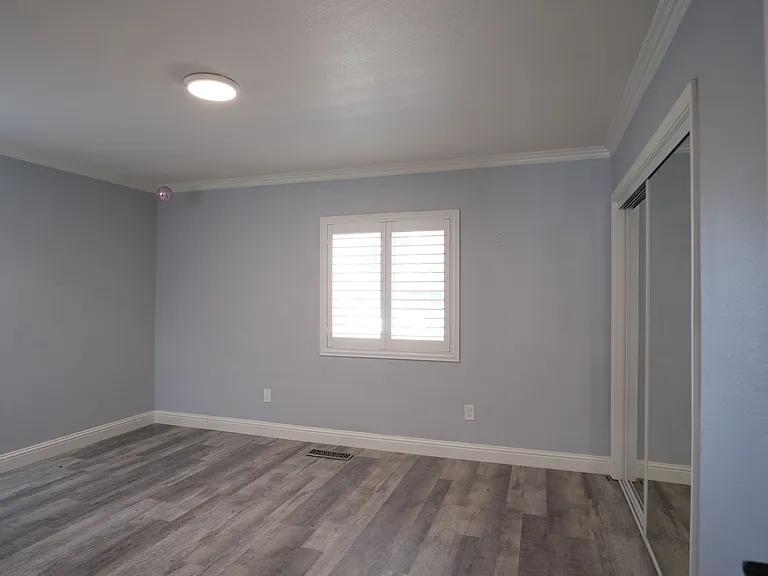 1436 Albany Ave — Photo 15