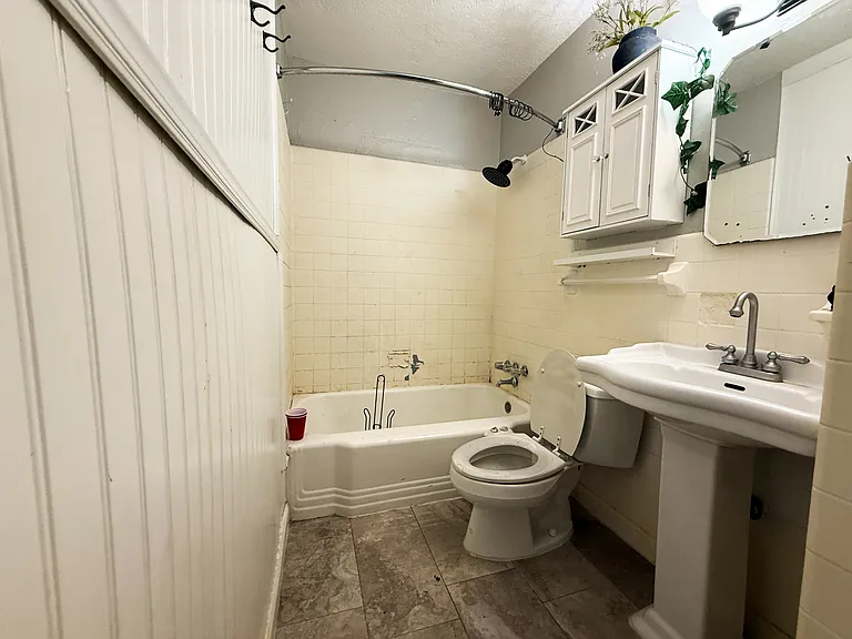 1027 Waring Rd — Photo 10