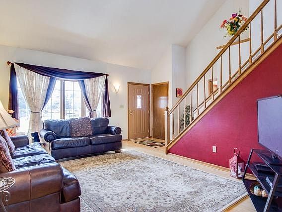 5th image of 4102 W Thorncrest Dr