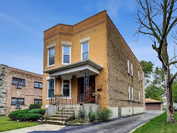 3rd image of 4420 N Kostner Ave #2