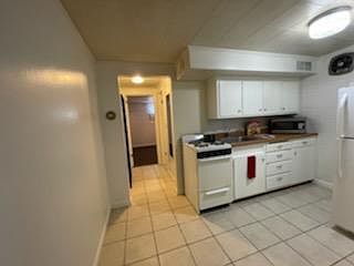 4th image of 1422 B St #1422