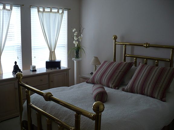 2nd image of 222 Mary St