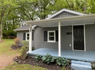 360 16th Ave NE, Hickory, NC 28601