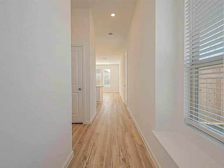 5402 Holly Haven Ct — Photo 5