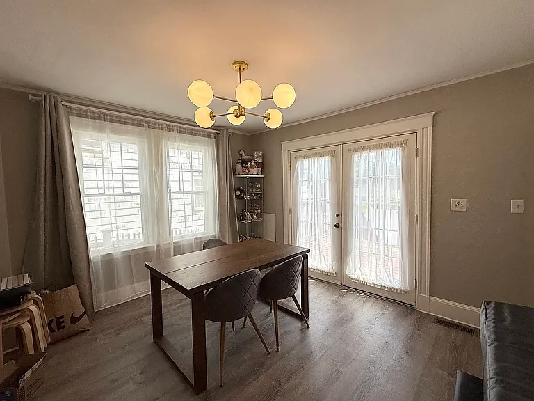 31 Bartlett St — Photo 4