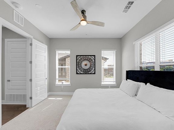 4th image of 4325 Jackson Ave #2302