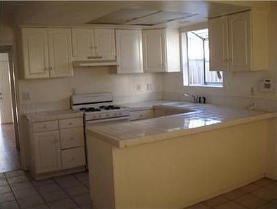 4th image of 3539 Marlborough Ave