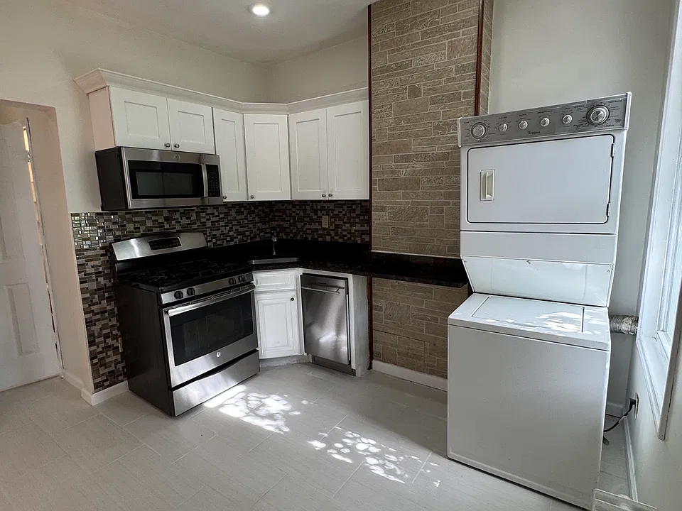 213 Beacon Ave #2