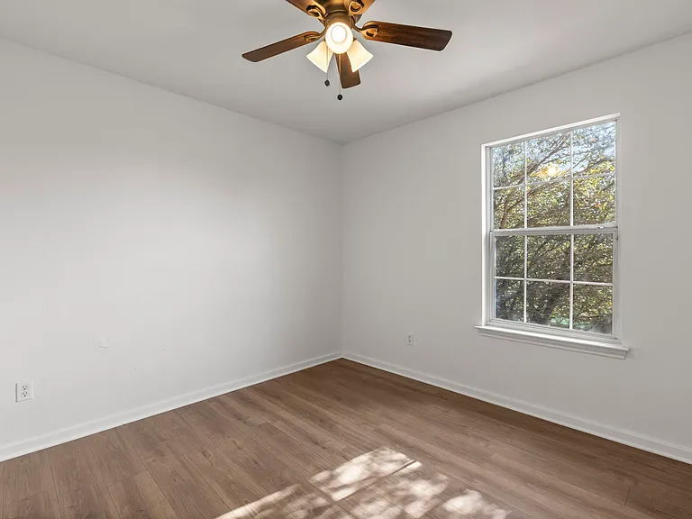 2110 Nogales Trl — Photo 24