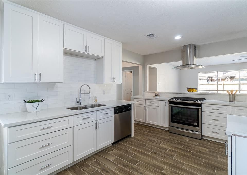1st image of 3426 Sardis Ln