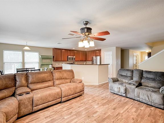 4th image of 8940 Winding Valley Dr
