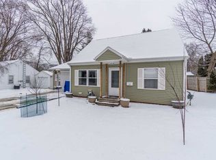 325 Badger Dr, Baraboo, WI 53913