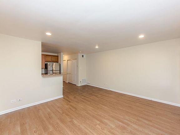 3rd image of 900 S Taylor Ave #906B