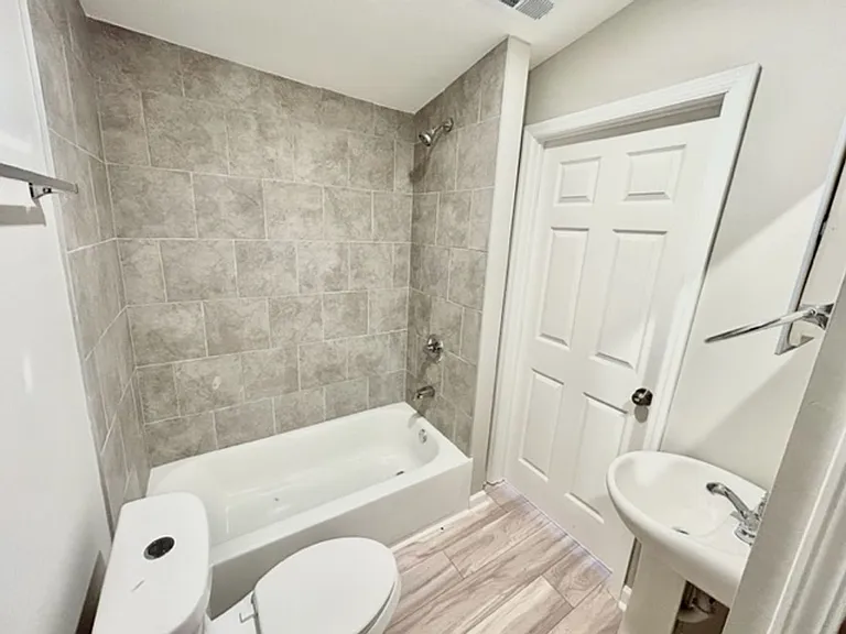 2909 Meridian St NE — Photo 10