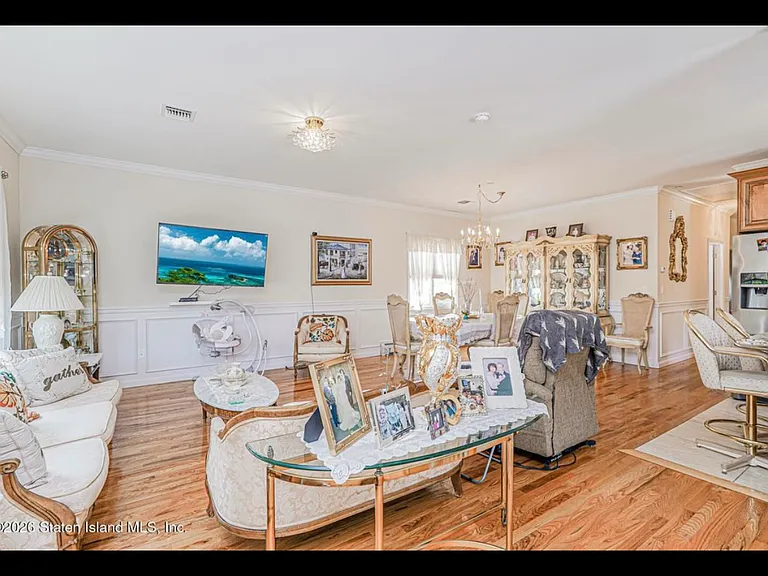 16 Allen Pl #1 — Photo 1