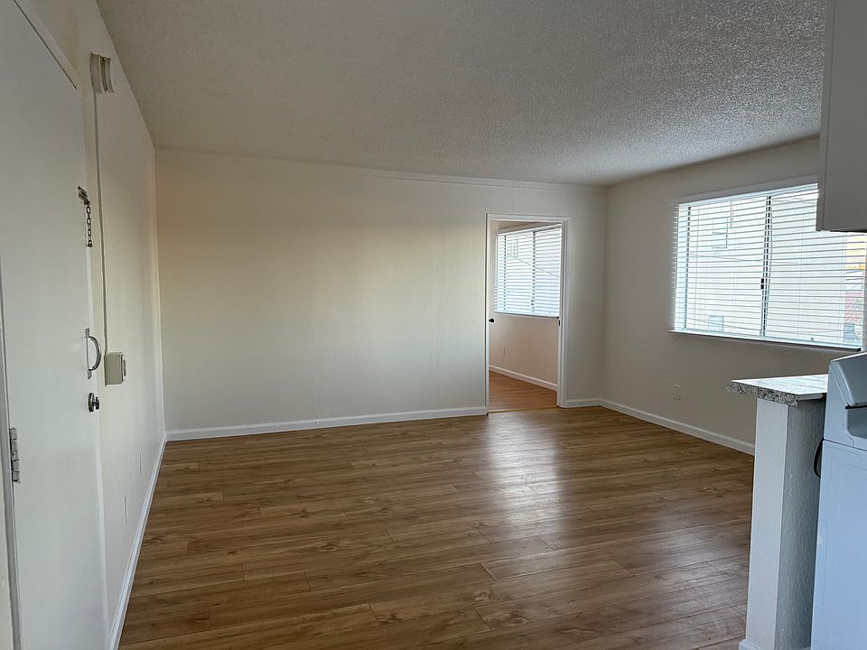 1st image of 22411 Del Valle St APT 8