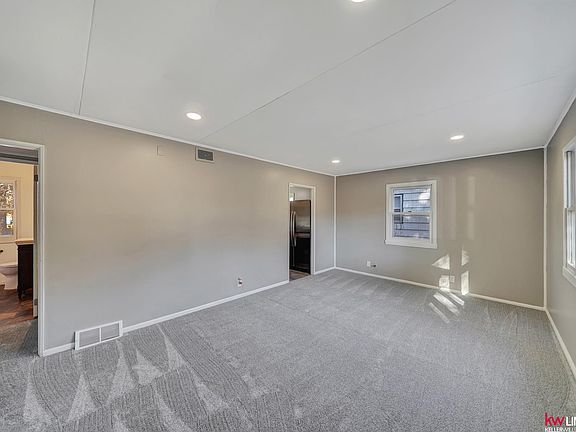 3rd image of 2527 S 53rd St