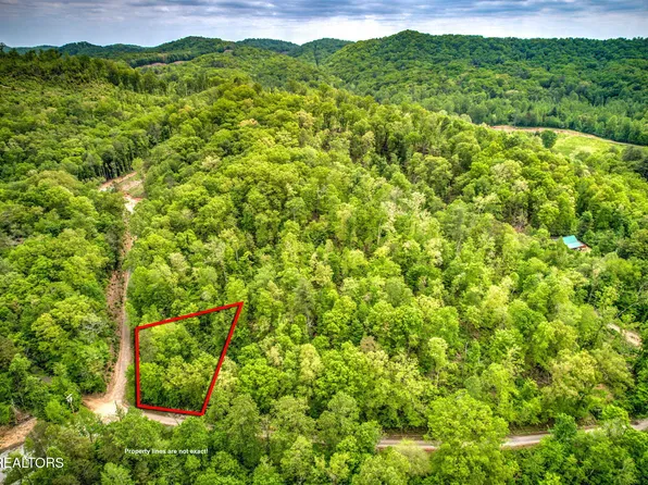 126 & 130 Lake View Dr, Harriman, TN 37748