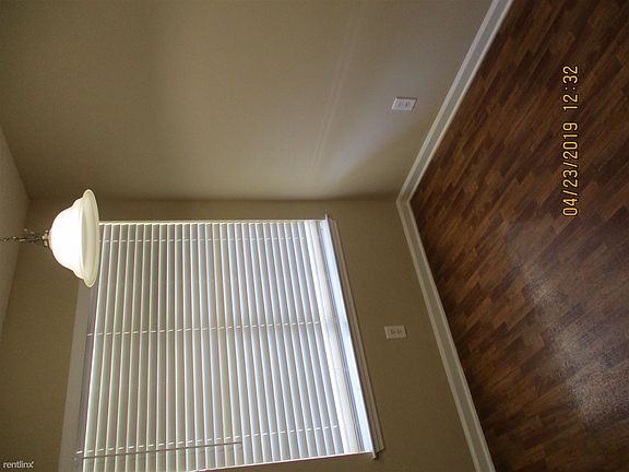 Kitchen-Eating Area