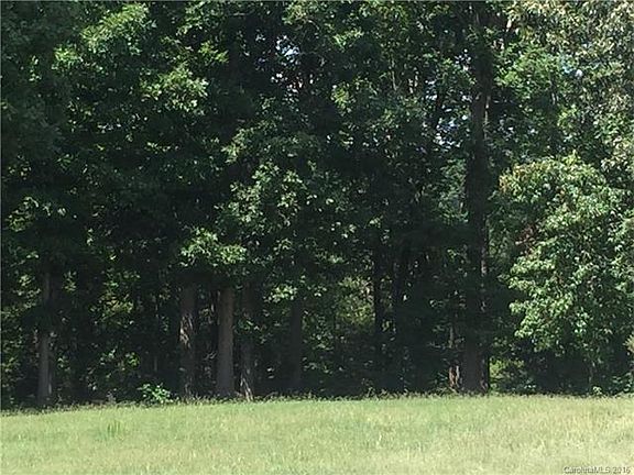3rd image of 143 Greggs Woods Dr
