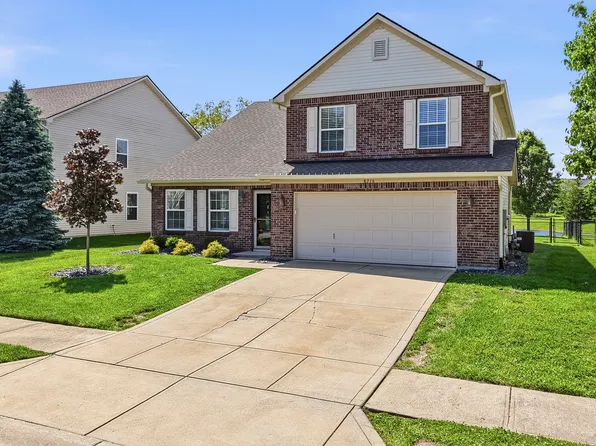 8716 N Springview Dr, McCordsville, IN 46055