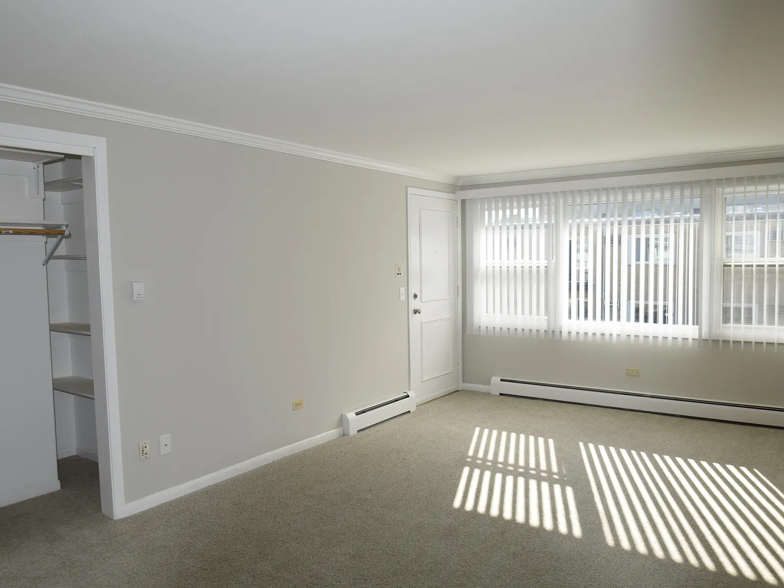 1465 Ashland Ave — Photo 1