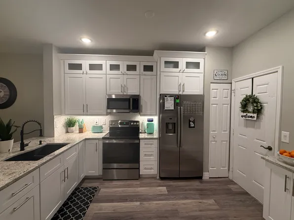 3636 Pine Oak Cir, Fort Myers, FL 33916