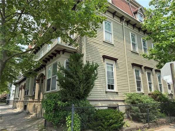 339 Thayer St, Providence, RI 02906