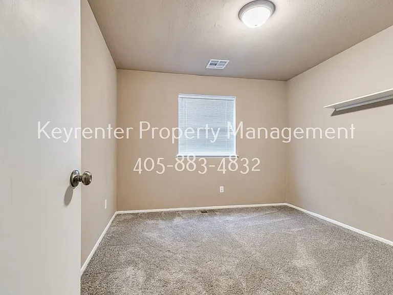 5804 NW 89th St — Photo 13
