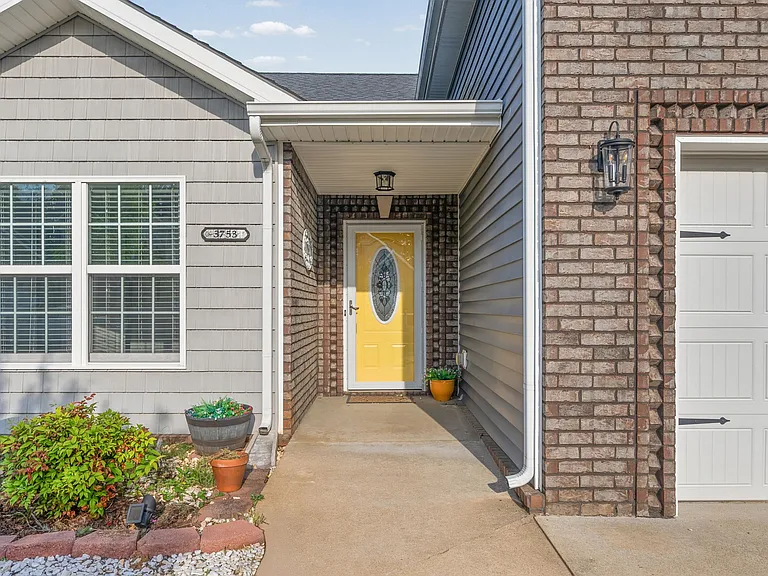 3753 Windmill Dr — Photo 3