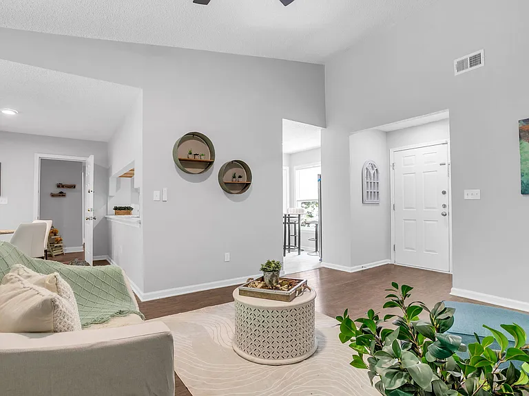 38 Shore Dr — Photo 16
