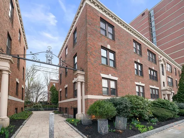 1986 Commonwealth Ave APT 2, Brighton, MA 02135