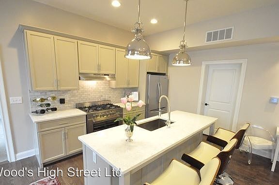 4th image of 789 Dennison Ave APT 403