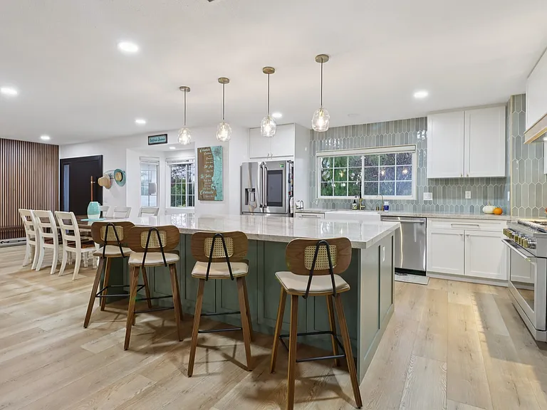 43 Corte Maria Ave — Photo 3