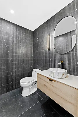 Bathroom, photo 1