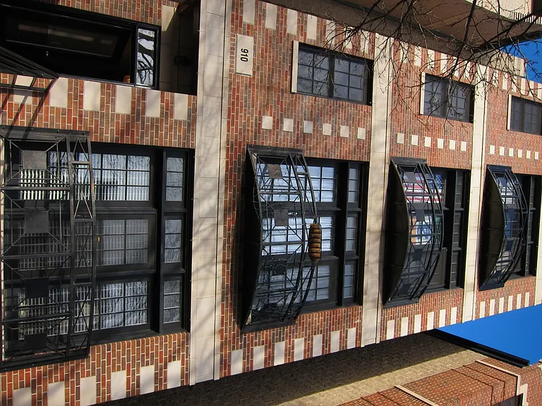 910 W Barry Ave #1 — Photo 12