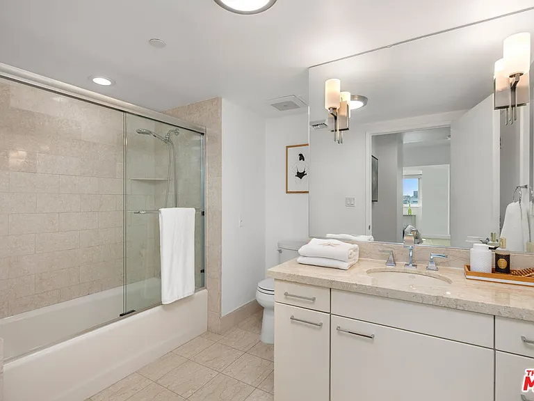 13600 Marina Pointe Dr #1507 — Photo 23