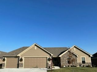 2031 Lakeview Dr, Xenia, OH 45385