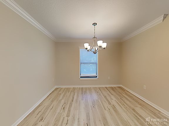 3rd image of 1888 Piedmont Ct