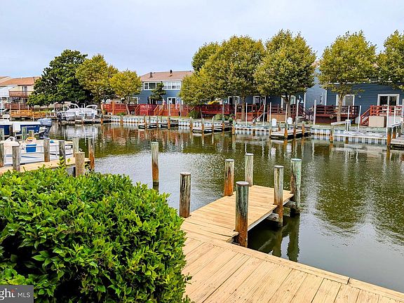 5th image of 134 Captains Quarters Rd Unit 5